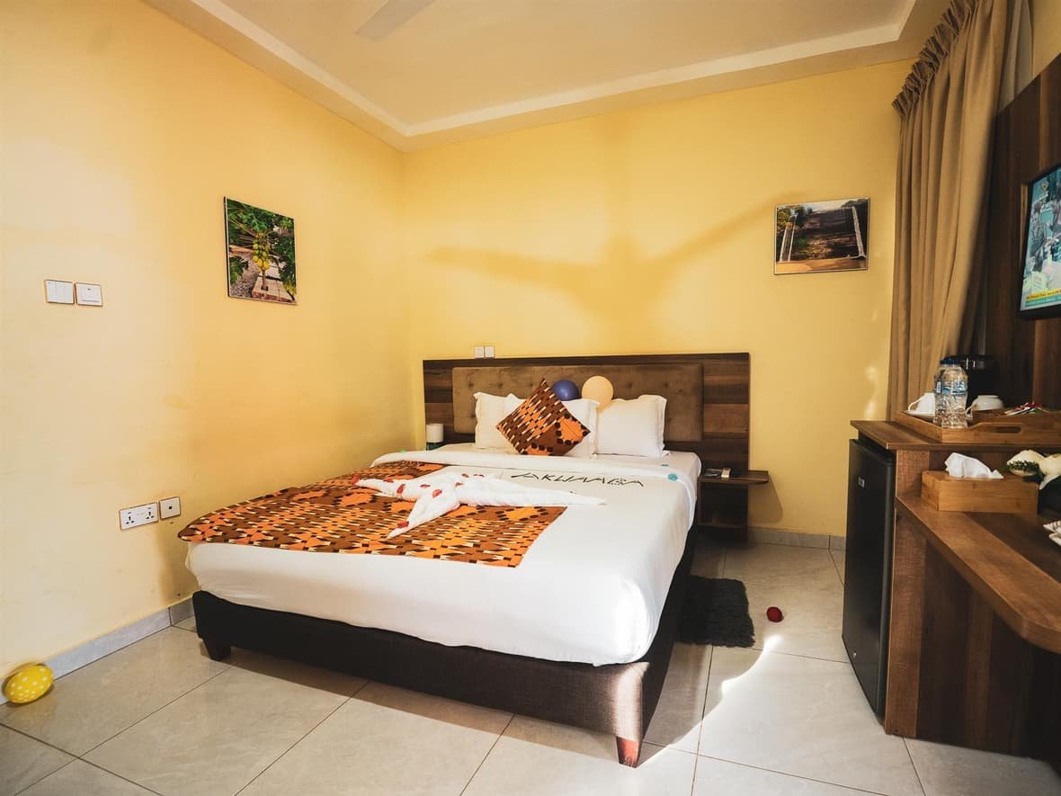 A Mountain View Deluxe bedroom