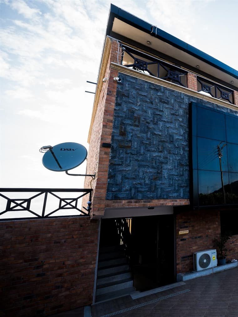 The Mankoview Annex, a standalone building with its own external stairs